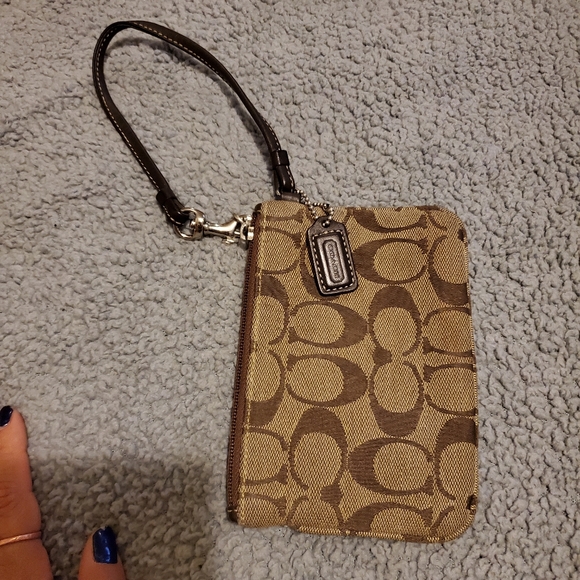 Coach Handbags - Vintage Coach Wristlet